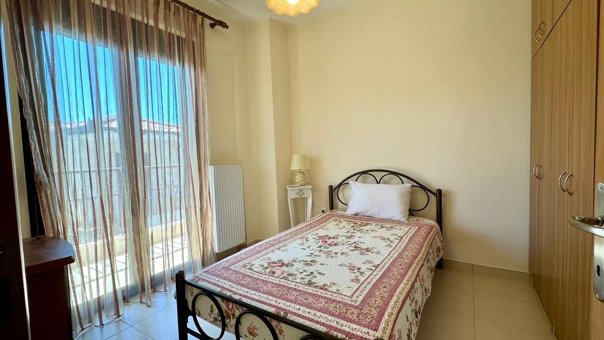 Heliophilia 3-Bdrm Maisonette In Неа-Фокеа 0*,  Греция
